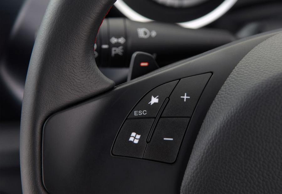 Детали интерьера Alfa Romeo Giulietta 2012 года  (UK) (фото 22 из 56)
